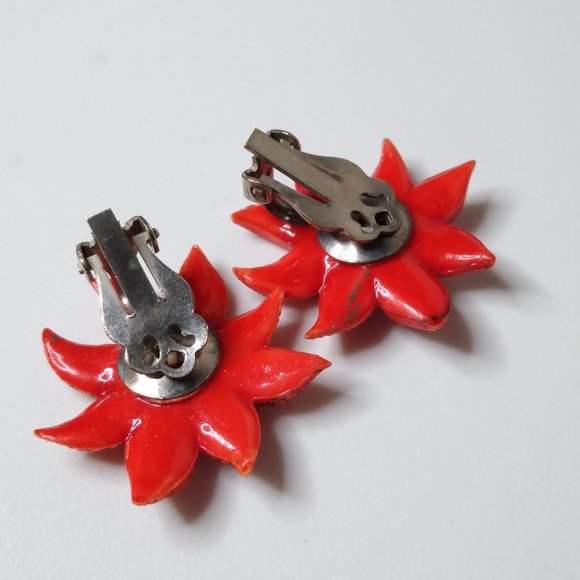 Vintage Red Poinsettia Flower Celluloid Clip On Earrings - Picture 11 of 16